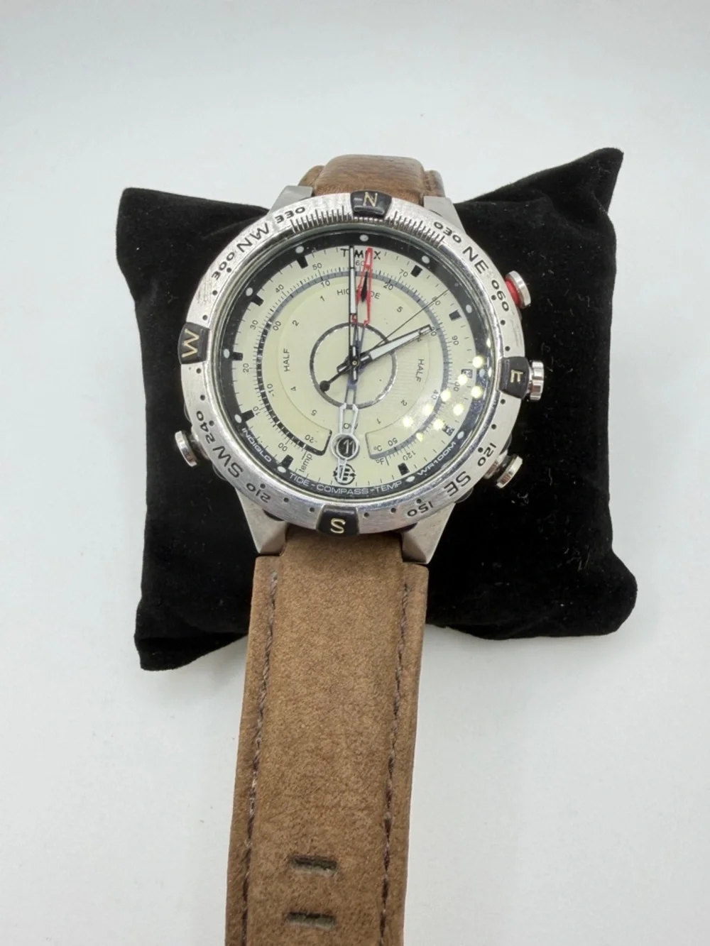 Pre-Owned MEN'S TIMEX,‎ T2N721, Quartz Compass Tide Temp 45mm Watch!